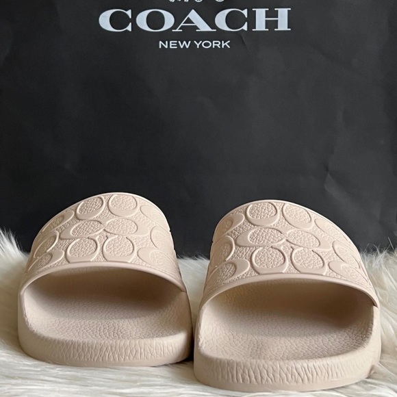 C7092 - Coach Signature Pool Slide - Picture 10 of 10